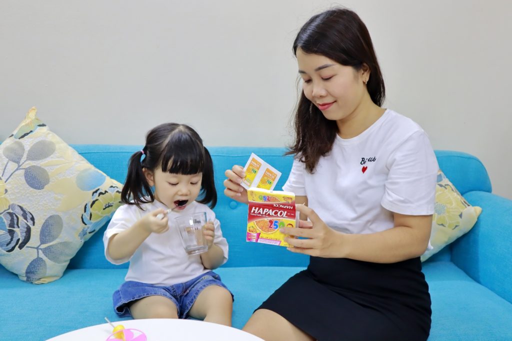 6 bước chăm sóc trẻ bị sốt tại nhà