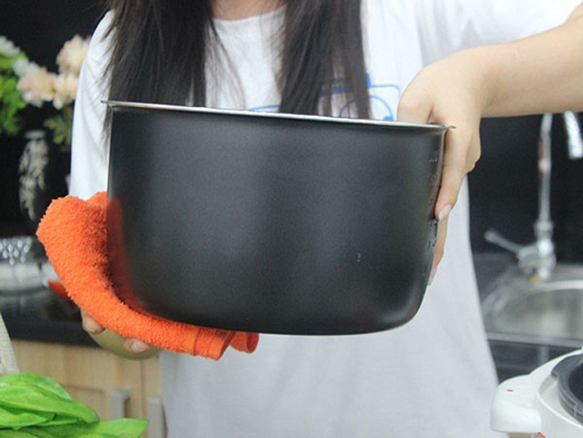 Nồi cơm điện tử Comet CM8086N8 có ưu điểm gì