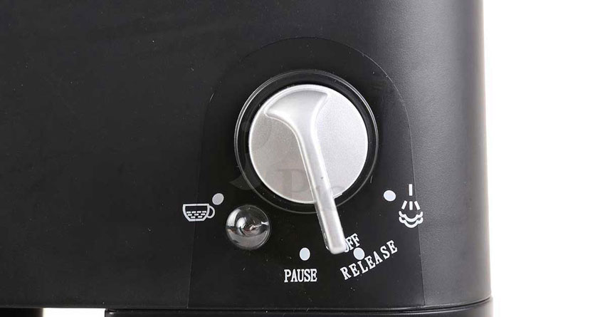 Máy pha cà phê Espresoss Tiross TS621 có đặc điểm gì nổi bật