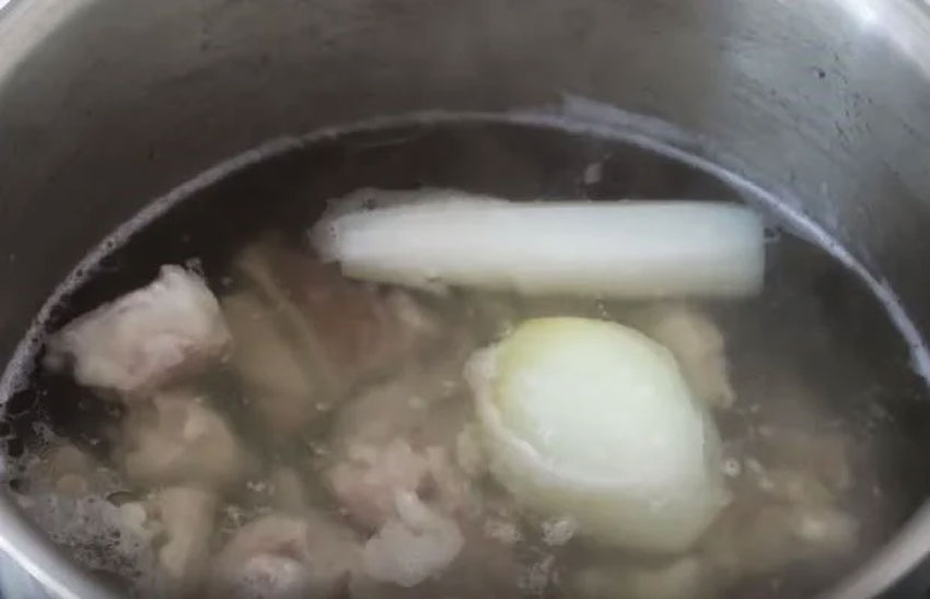 2 cách nấu mì quảng tại nhà cực ngon