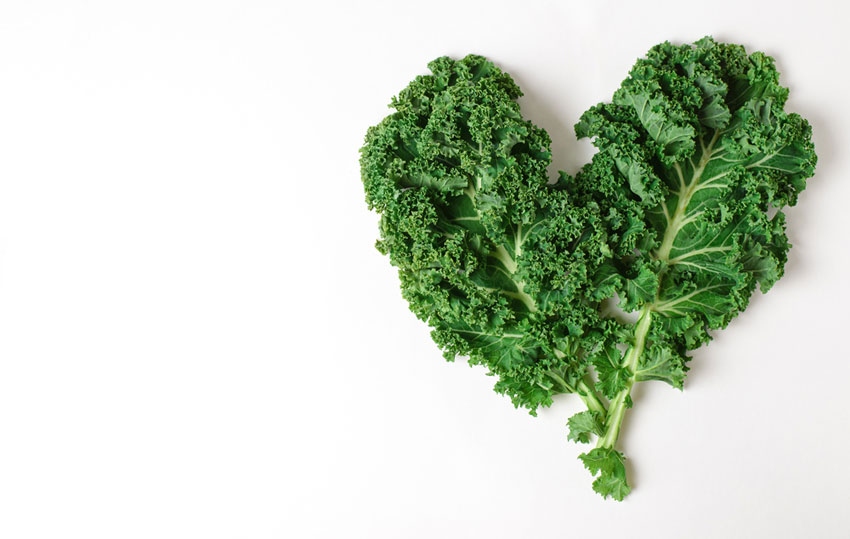 6 công thức nước ép cải xoăn đẹp da, giữ dáng