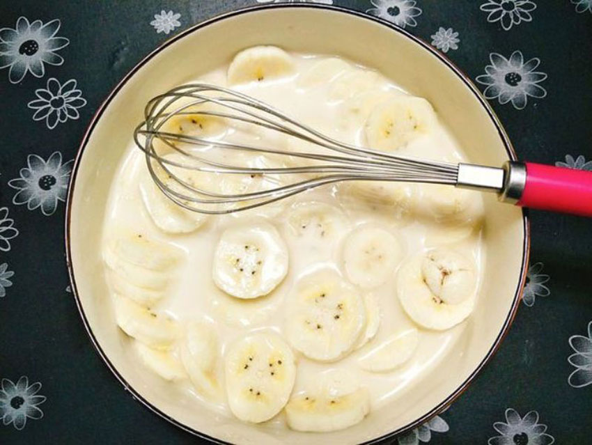 2 cách làm bánh chuối hấp nước cốt dừa bằng nồi cơm điện