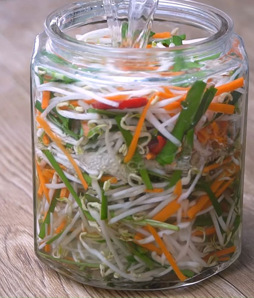 3 cách làm dưa giá hẹ tại nhà cực đơn giản