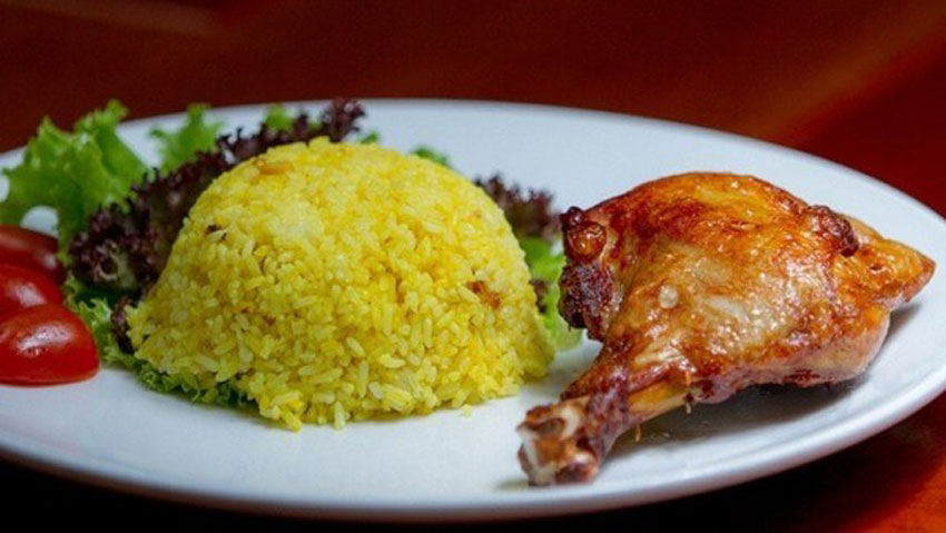 2 cách làm cơm gà xối mỡ cực ngon ngay tại nhà