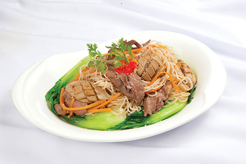 Tự làm 3 món hủ tiếu xào ngon như ngoài hàng