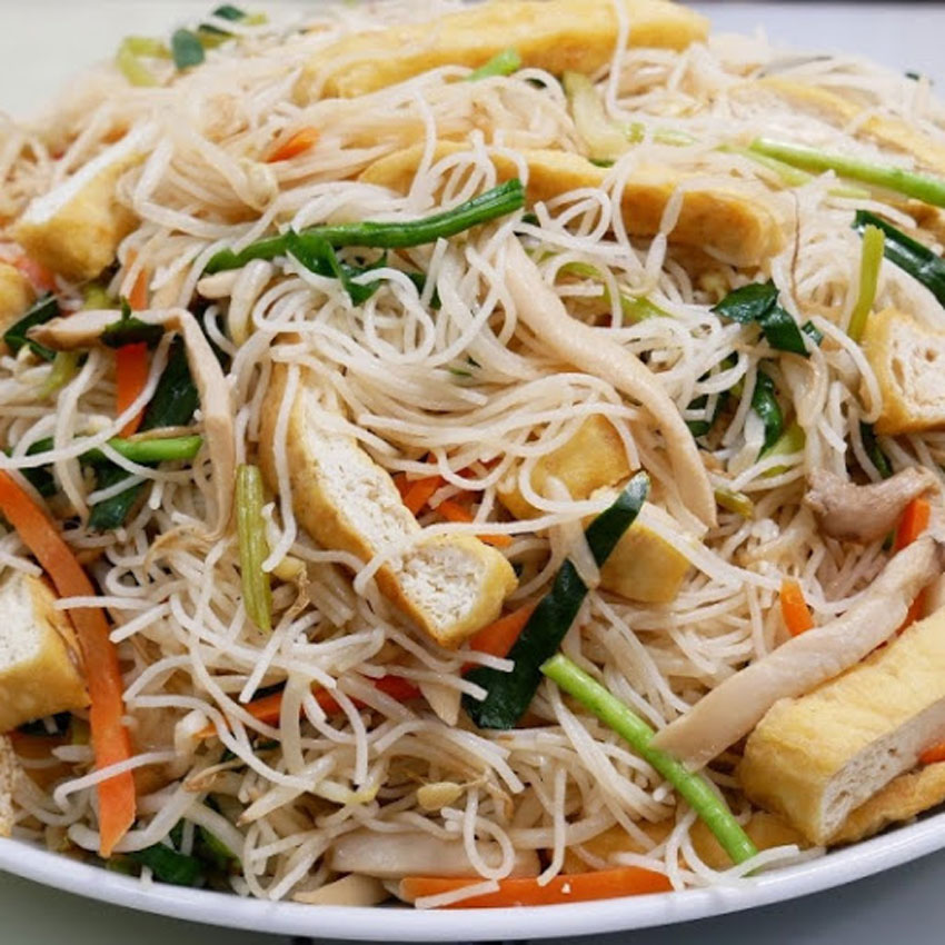 Tự làm 3 món hủ tiếu xào ngon như ngoài hàng