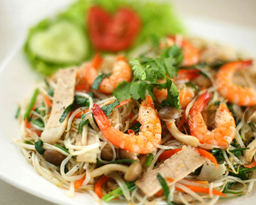 Tự làm 3 món hủ tiếu xào ngon như ngoài hàng