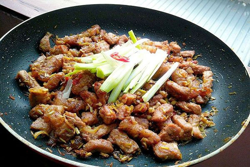 2 cách làm thịt heo kho mắm ruốc ngon, để được lâu