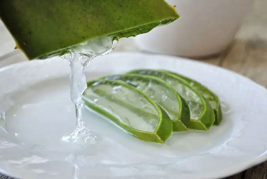 8 cách tẩy sạch vết dầu mỡ dính trên quần áo