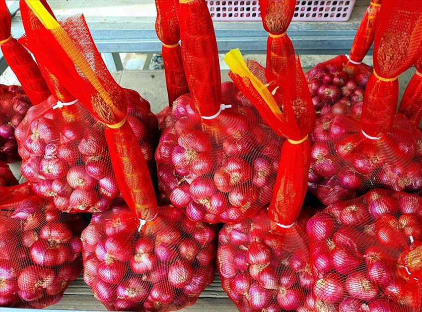 2 bước bảo quản hành tím khô lâu bị hư