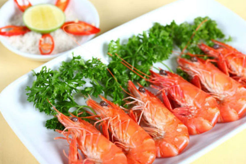 4 cách luộc tôm ngon, không bị tanh