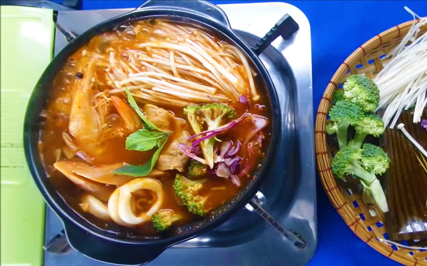 Tự nấu 4 món mì cay ngon cực ngon tại nhà