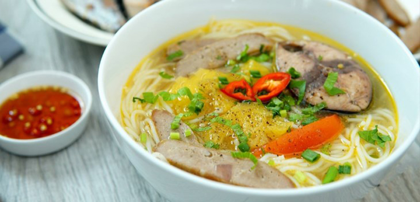 6 bước nấu bún cá ngừ ngon, không bị tanh