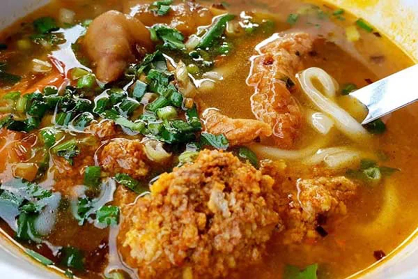 2 cách nấu bánh canh cua cực ngon